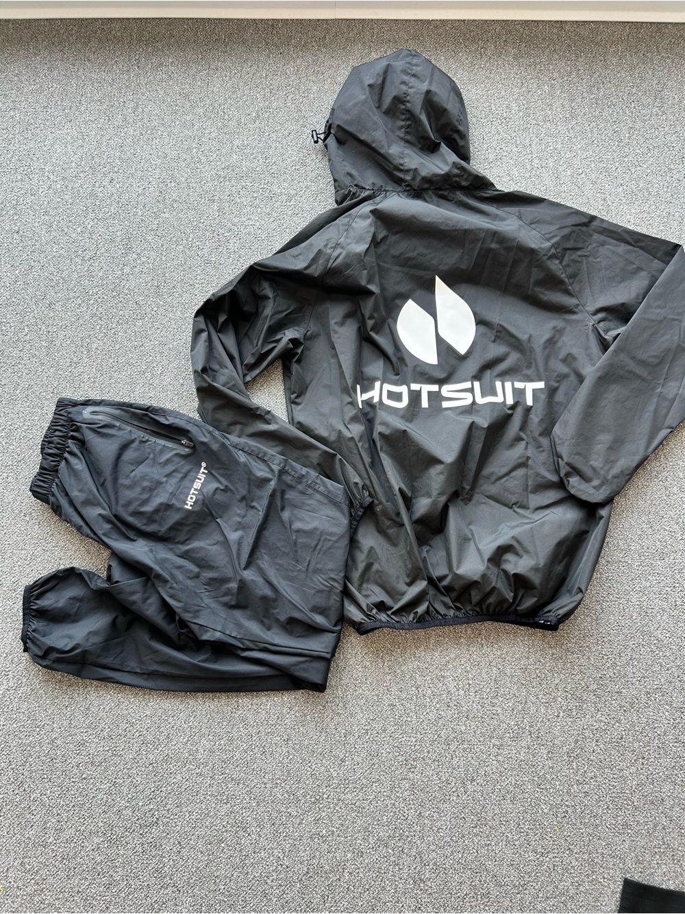 HOTSUIT Black Sauna Sweat Suit 2-Piece Set – Hooded Jacket & Pants – Size M.